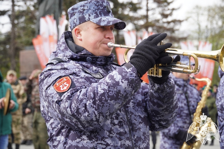 Сотрудники и военнослужащие Управления Росгвардии по Чувашской Республике - Чувашии приняли участие в репетиции торжественного марша, посвященного Дню Победы