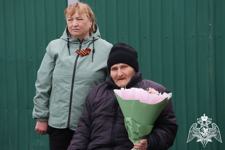 Военный оркестр Управления Росгвардии по Чувашской Республике – Чувашии поздравил ветеранов Великой Отечественной войны с Днем Победы