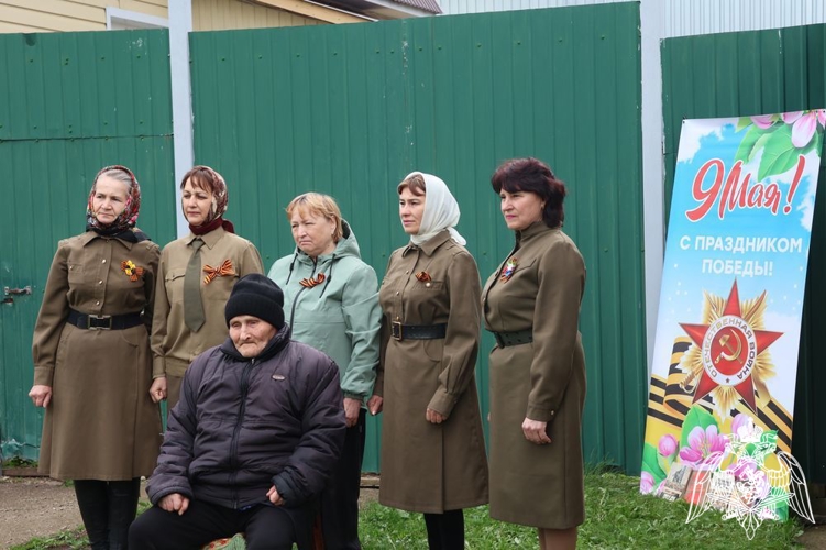 Военный оркестр Управления Росгвардии по Чувашской Республике – Чувашии поздравил ветеранов Великой Отечественной войны с Днем Победы