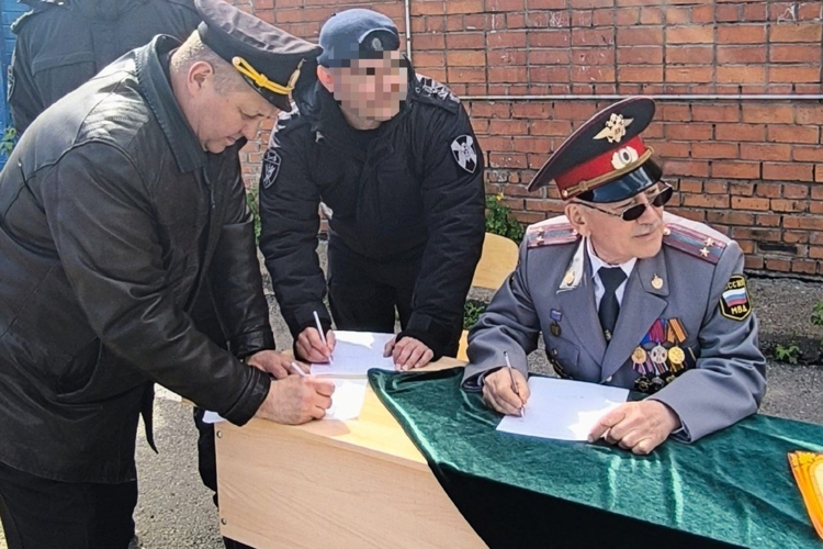 Росгвардейцы вошли в состав жюри смотра строя и песни в Чебоксарском колледже