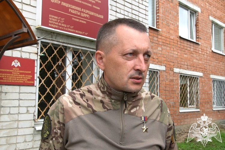 Герой России Евгений Борисов получил очередную партию оружия для нужд СВО в Управлении Росгвардии по Чувашии 