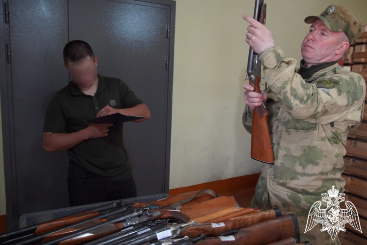 В Управлении Росгвардии по Чувашии состоялась передача партии охотничьего оружия для нужд СВО