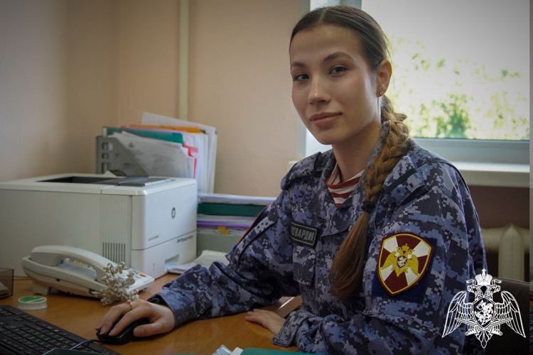 В День семьи, любви и верности военнослужащая Управления Росгвардии по Чувашии рассказала о решении пойти по стопам отца