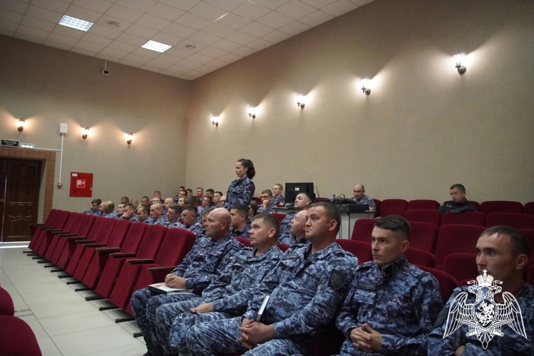В региональном Управлении Росгвардии состоялась встреча личного состава с вице-премьером Правительства и министром здравоохранения Чувашии