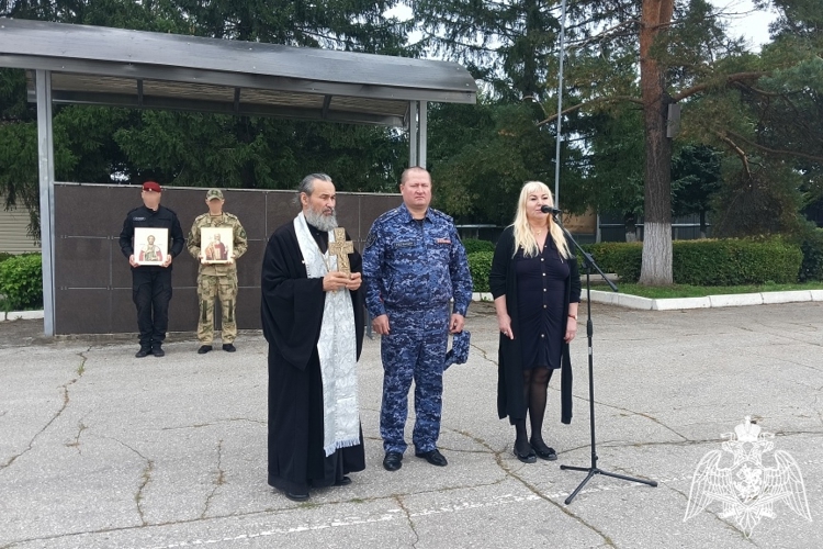 В Чебоксарах состоялась торжественная передача походных икон спецподразделениям Росгвардии