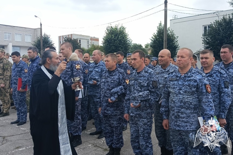 В Чебоксарах состоялась торжественная передача походных икон спецподразделениям Росгвардии