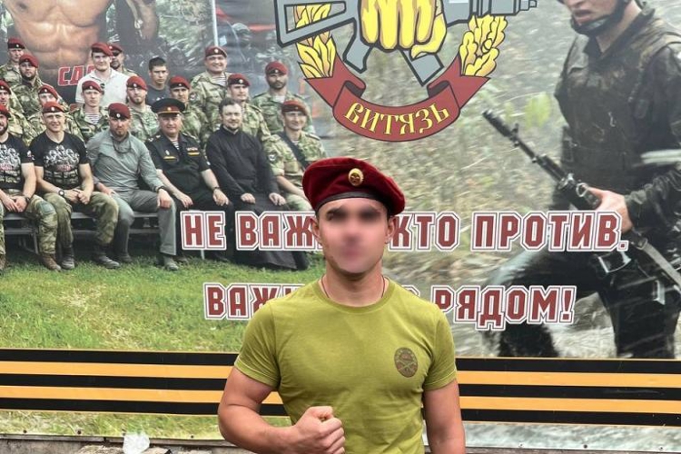 В день образования специальных отрядов быстрого реагирования Росгвардии офицер СОБР "Искра" рассказал о своем пути к краповому берету