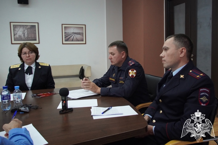 В Чебоксарах состоялся совместный брифинг Росгвардии, МВД и УФСБ по вопросам оборота оружия