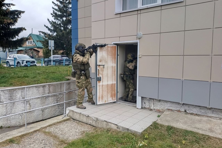 В Чувашии сотрудники Росгвардии приняли участие в антитеррористической тренировке на объекте прокуратуры
