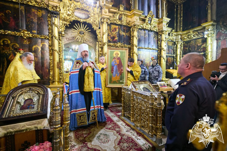 Чувашская митрополия передала икону Управлению Росгвардии по Чувашской Республике