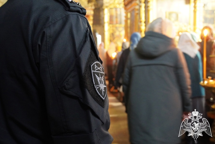 Чувашская митрополия передала икону Управлению Росгвардии по Чувашской Республике