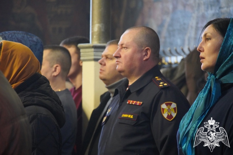 Чувашская митрополия передала икону Управлению Росгвардии по Чувашской Республике