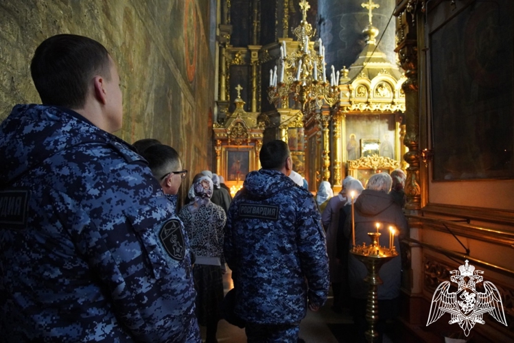 Чувашская митрополия передала икону Управлению Росгвардии по Чувашской Республике