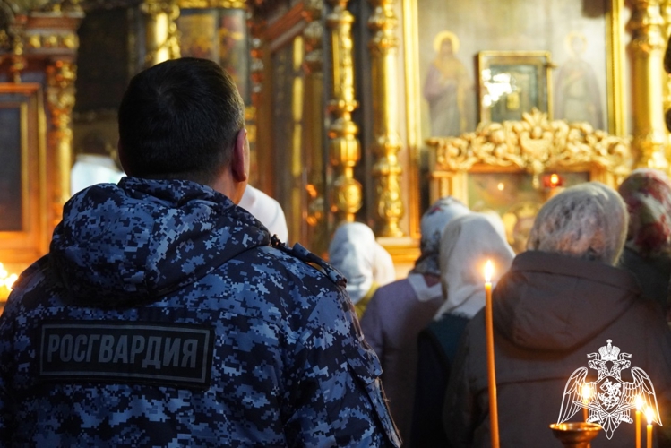Чувашская митрополия передала икону Управлению Росгвардии по Чувашской Республике