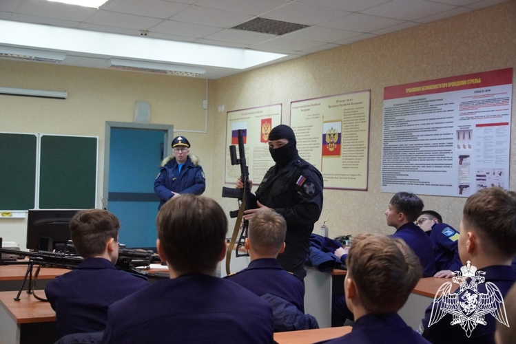 Учащиеся Кадетского корпуса Приволжского федерального округа посетили базу ОМОН «Сувар»