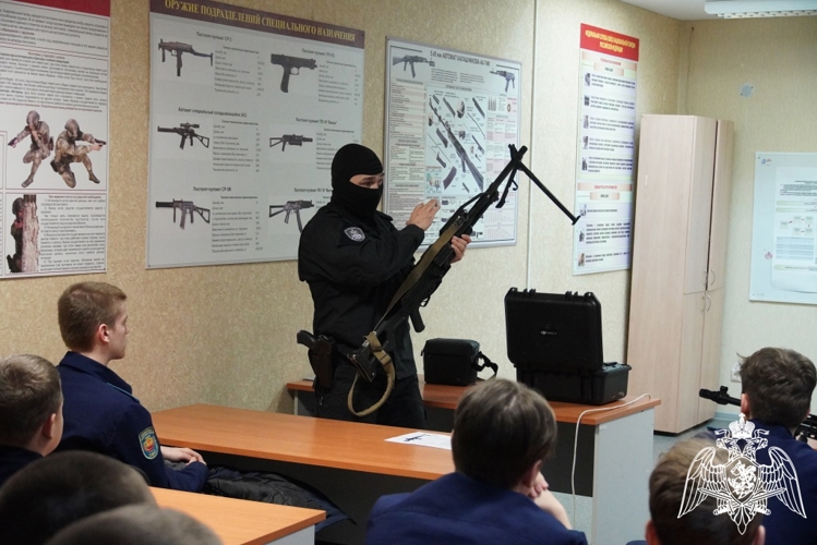Учащиеся Кадетского корпуса Приволжского федерального округа посетили базу ОМОН «Сувар»
