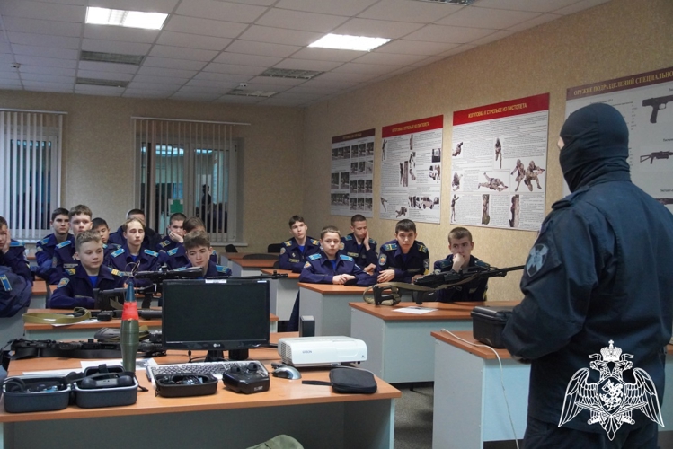 Учащиеся Кадетского корпуса Приволжского федерального округа посетили базу ОМОН «Сувар»