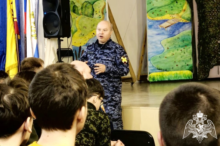 Заместитель начальника Управления Росгвардии по Чувашии рассказал курсантам Центра «Авангард» о военных вузах войск национальной гвардии
