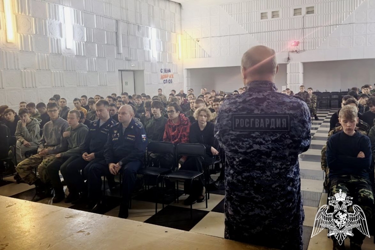 Заместитель начальника Управления Росгвардии по Чувашии рассказал курсантам Центра «Авангард» о военных вузах войск национальной гвардии