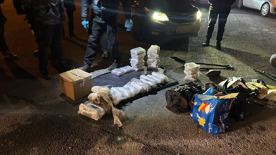 В Чувашии при силовой поддержке спецназа Росгвардии задержаны жители Уфы с крупной партией наркотиков