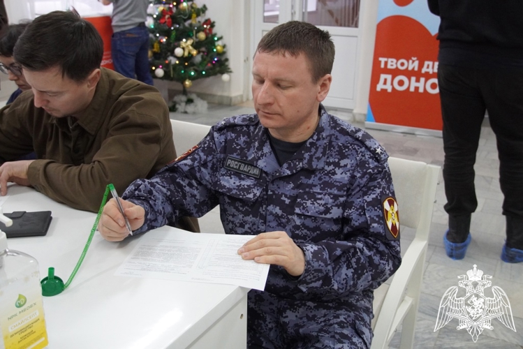 Порядка 45 литров донорской крови сдали росгвардейцы Чувашии в 2025 году