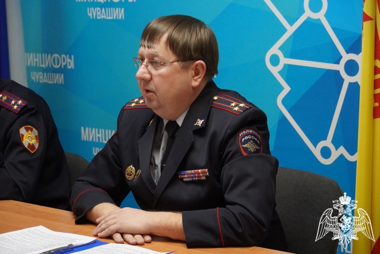 В Чувашии сотрудники Росгвардии совместно с коллегами из МВД и МЧС провели брифинг, посвященный безопасности граждан в новогодние праздники