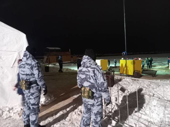 В Чебоксарах росгвардейцы приняли участие в обеспечении безопасности граждан в крещенскую ночь