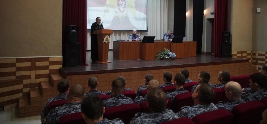 В Управлении Росгвардии по Чувашской Республике – Чувашии прошла встреча со священнослужителем, посвященная Крещению Господню
