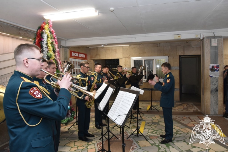 Росгвардейцы поздравили журналистов Чувашии с Днем российской печати