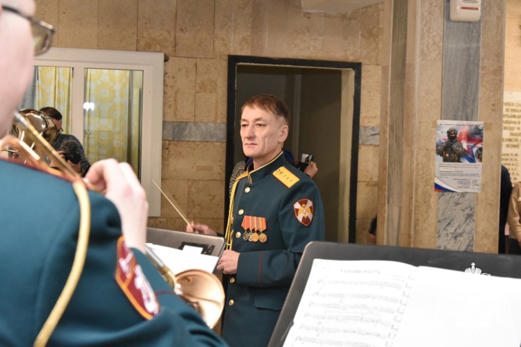 Росгвардейцы поздравили журналистов Чувашии с Днем российской печати