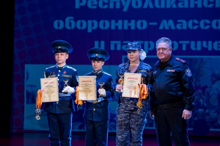 Команда подшефных классов Управления Росгвардии по Чувашии получила кубок победителей республиканской игры «Зарница»