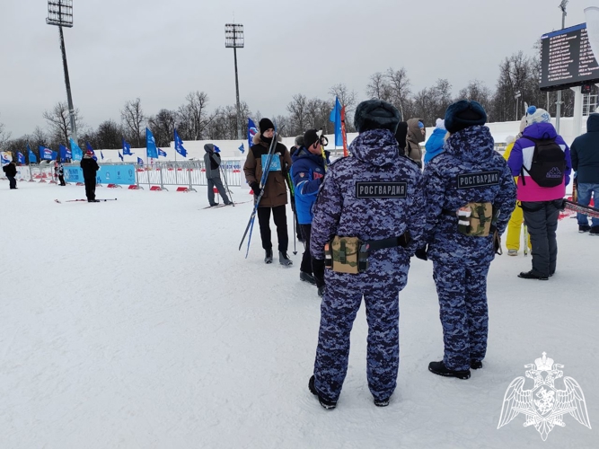 В Чувашии росгвардейцы обеспечили правопорядок во время лыжной гонки «Лыжня России - 2026» 