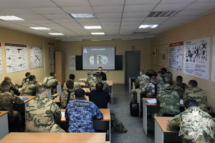 На базе ОМОН «Сувар» прошли занятия по тактической медицине