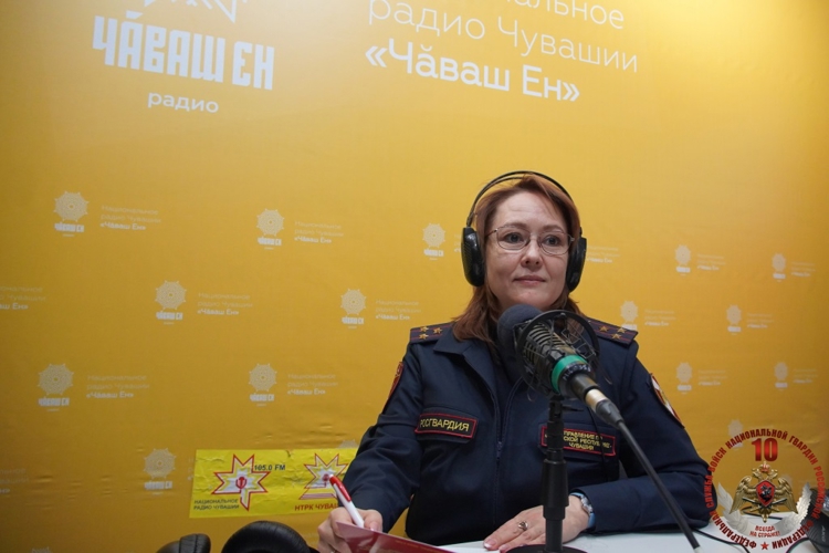 Очередной выпуск регулярной программы «В эфире Росгвардия» выходит на Национальном радио Чувашии 