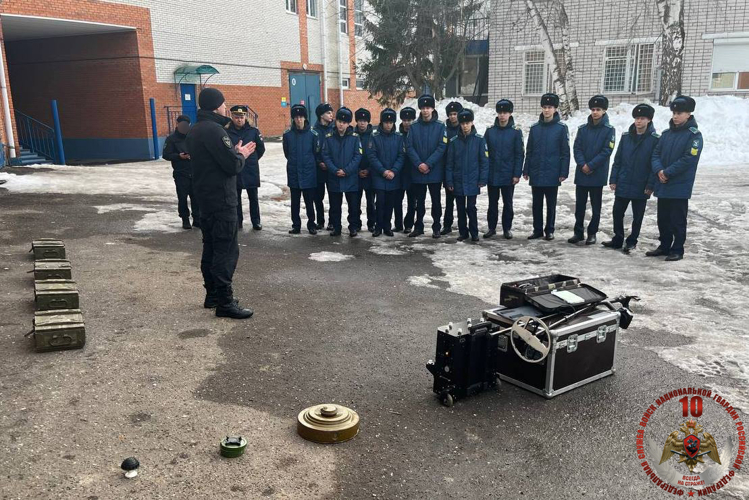 ОМОН «Сувар» открыл свои двери для учащихся Кадетского корпуса имени Героя Советского Союза А.В. Кочетова