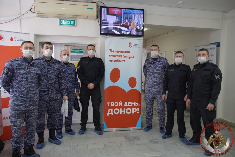 Сотрудники и военнослужащие Управления Росгвардии по Чувашии провели первую в этом году акцию «От сердца к сердцу»