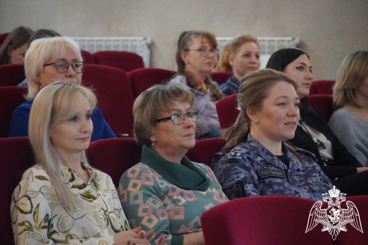 В Управлении Росгвардии по Чувашской Республике состоялся праздничный концерт, посвященный Международному женскому дню