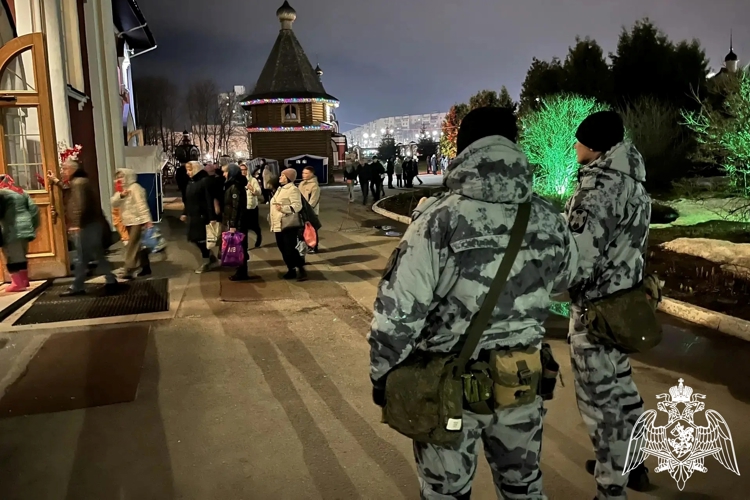 В Чебоксарах сотрудники и военнослужащие Росгвардии приняли участие в обеспечении безопасности пасхальных богослужений