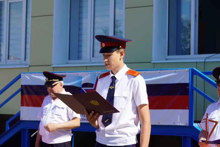 В Чебоксарах учащиеся подшефного класса Управления Росгвардии по Чувашской Республике приняли Присягу (видео)