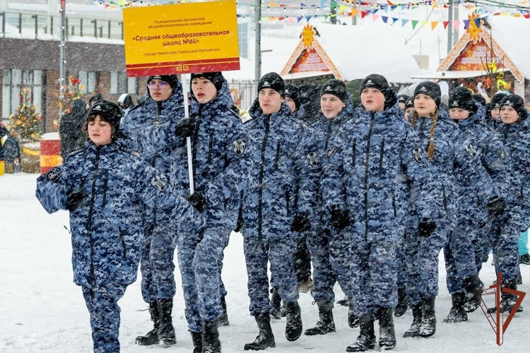 Подшефные классы Управления Росгвардии по Чувашской Республике приняли участие в патриотическом фестивале 