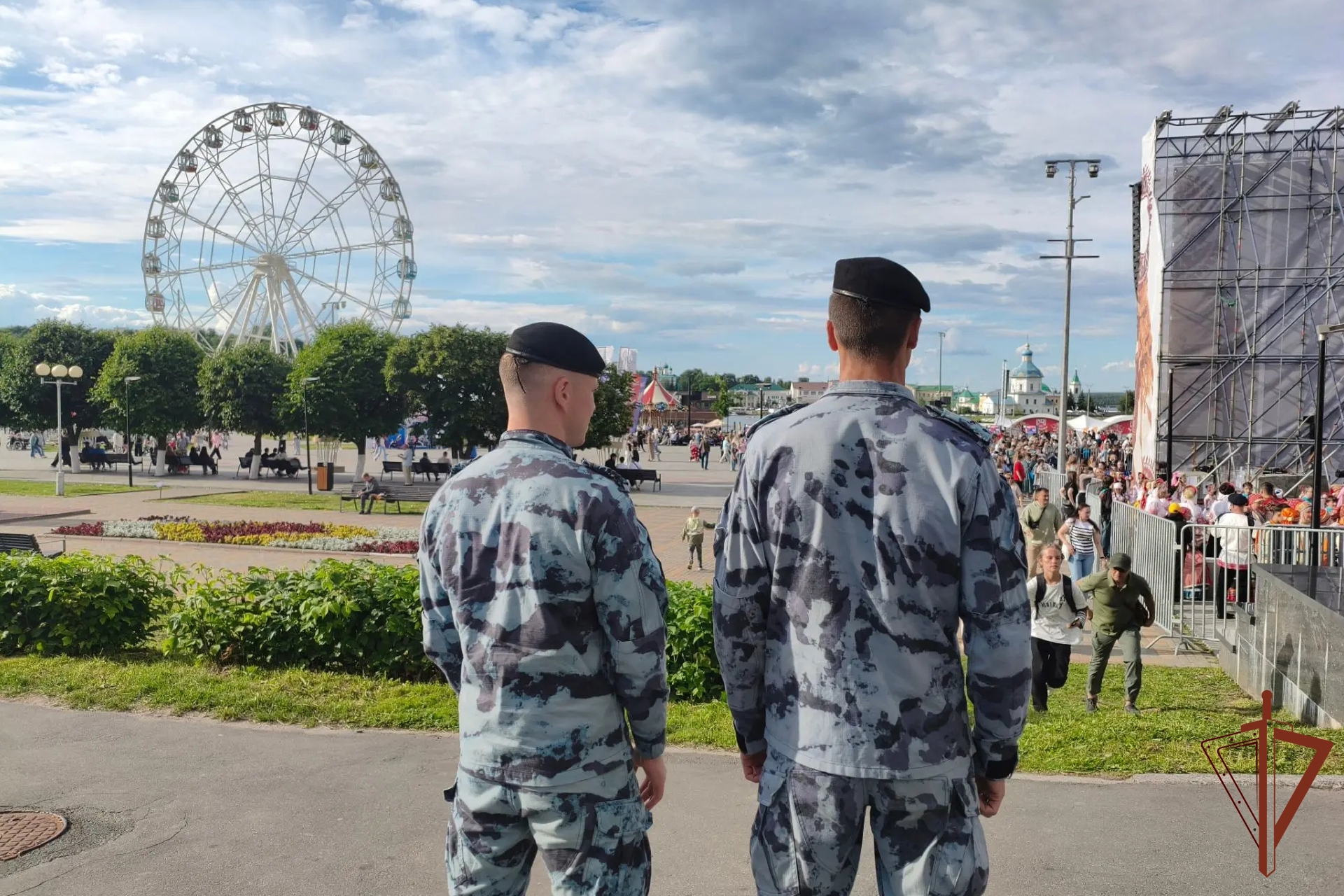 Росгвардейцы приняли участие в обеспечении общественной безопасности во время празднования Дня Чувашской Республики