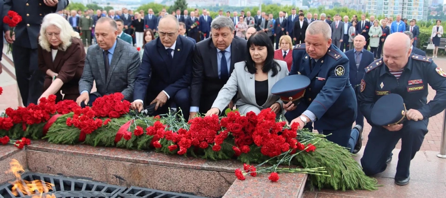 Заместитель начальника Управления Росгвардии по Чувашской Республике принял участие в церемонии возложения цветов