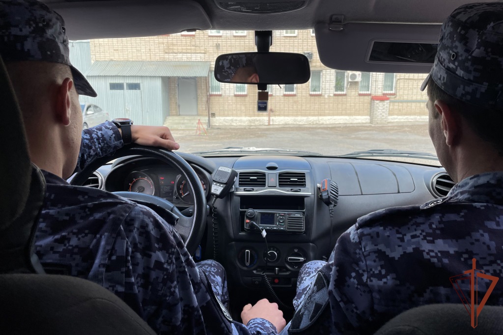 В Чебоксарах сотрудники Росгвардии задержали мужчину, находящегося в федеральном розыске
