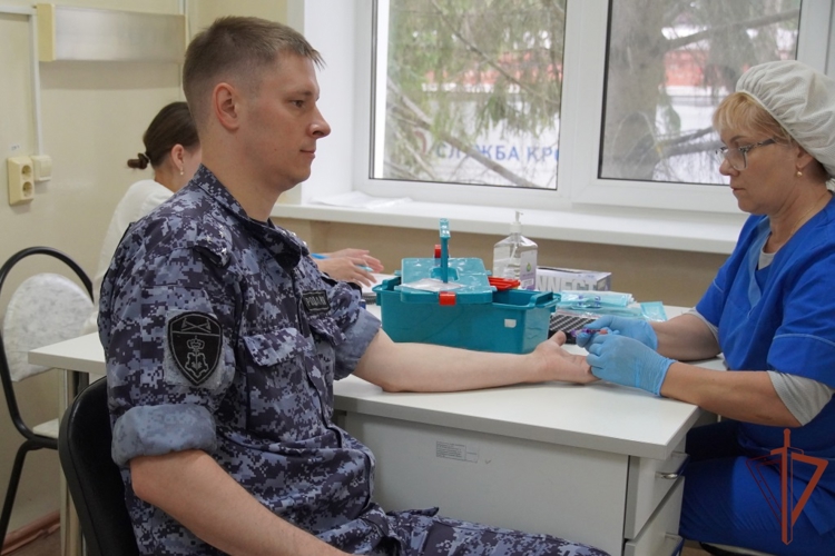 В Чувашии росгвардейцы пополнили банк донорской крови (видео)
