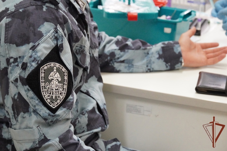 В Чувашии росгвардейцы пополнили банк донорской крови (видео)