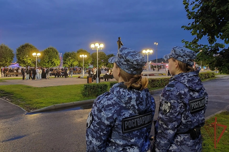 Сотрудники Управления Росгвардии по Чувашской Республике обеспечили безопасность чебоксарцев в период празднования Дня города