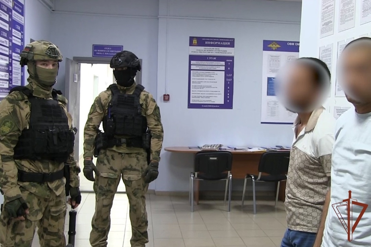 Сотрудники ОМОН «Сувар» оказали содействие коллегам из региональных МВД и ФСБ в проверке соблюдения миграционного законодательства