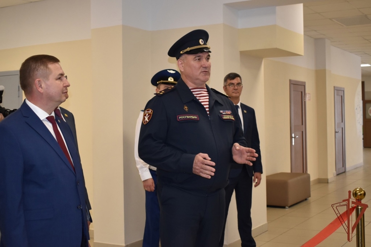 Сотрудники Управления Росгвардии по Чувашской Республике приняли участие в открытии класса БПЛА в 65-й средней школе города Чебоксары