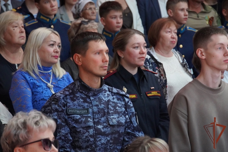 В Чебоксарах с большим концертом выступил Академический ансамбль песни и пляски войск национальной гвардии Российской Федерации