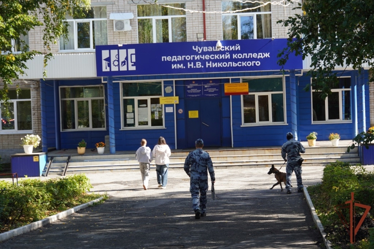 Сотрудники и военнослужащие Управления Росгвардии по Чувашской Республике обеспечили правопорядок в единый день голосования